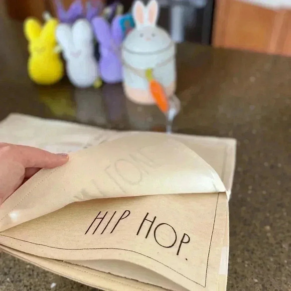 NEW Rae Dunn -  set of FOUR (4) ADORABLE Easter Placemats with embroidery - Picture 5 of 9